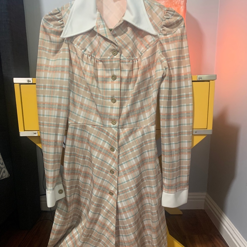 1950s long sleeve button up plaid dress - Picture 5 of 7